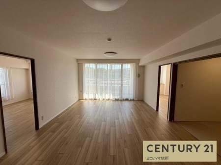 rO@FXȃV[ĂƑcȐꏊB̌荞ޖ邢rO_CjOłBłw܂̂ŁA񂨋Cyɂ₢킹I