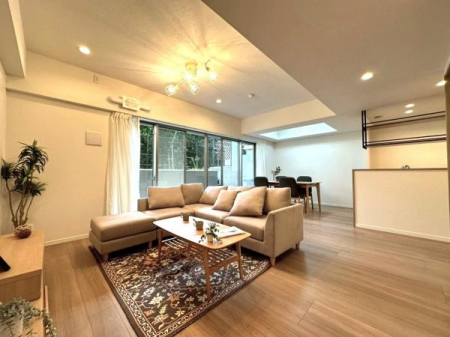 rO@17.2̊ĴLDK
^̃\t@zułƂԂł