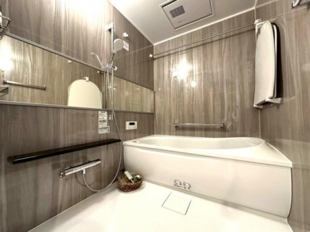 @tH[ς݂ł
@tŉJ̓ԕ̋CɂȂG߂̂󕨂Ŋ܂B