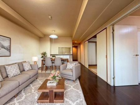 ���r���O�@���z�u�Ƌ�E�����͂b�f�ł�