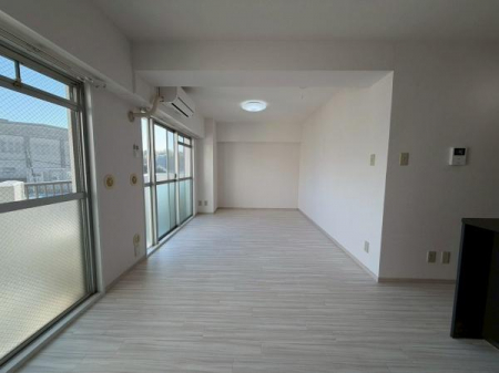 ���r���O�@18���̍L�X�Ƃ������KLDK