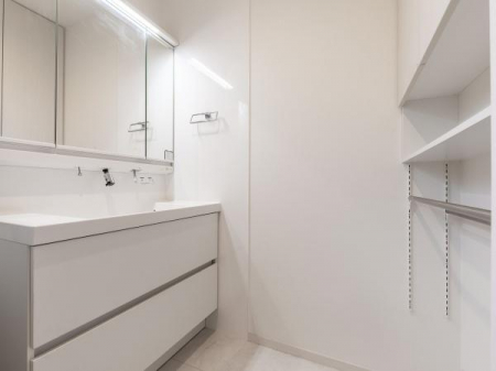 ���ʑ�E���ʏ��@���[�L�x�Ȑ��ʎ�