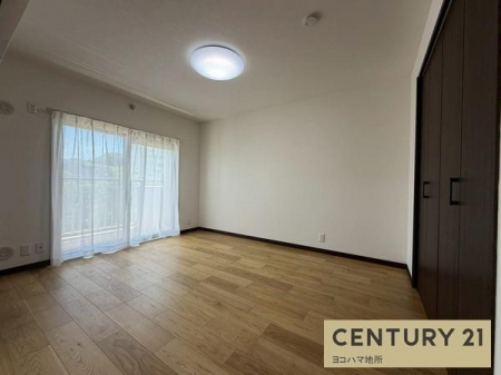�m���@-